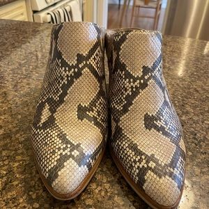 Dolce Vita Slip on Heeled boots